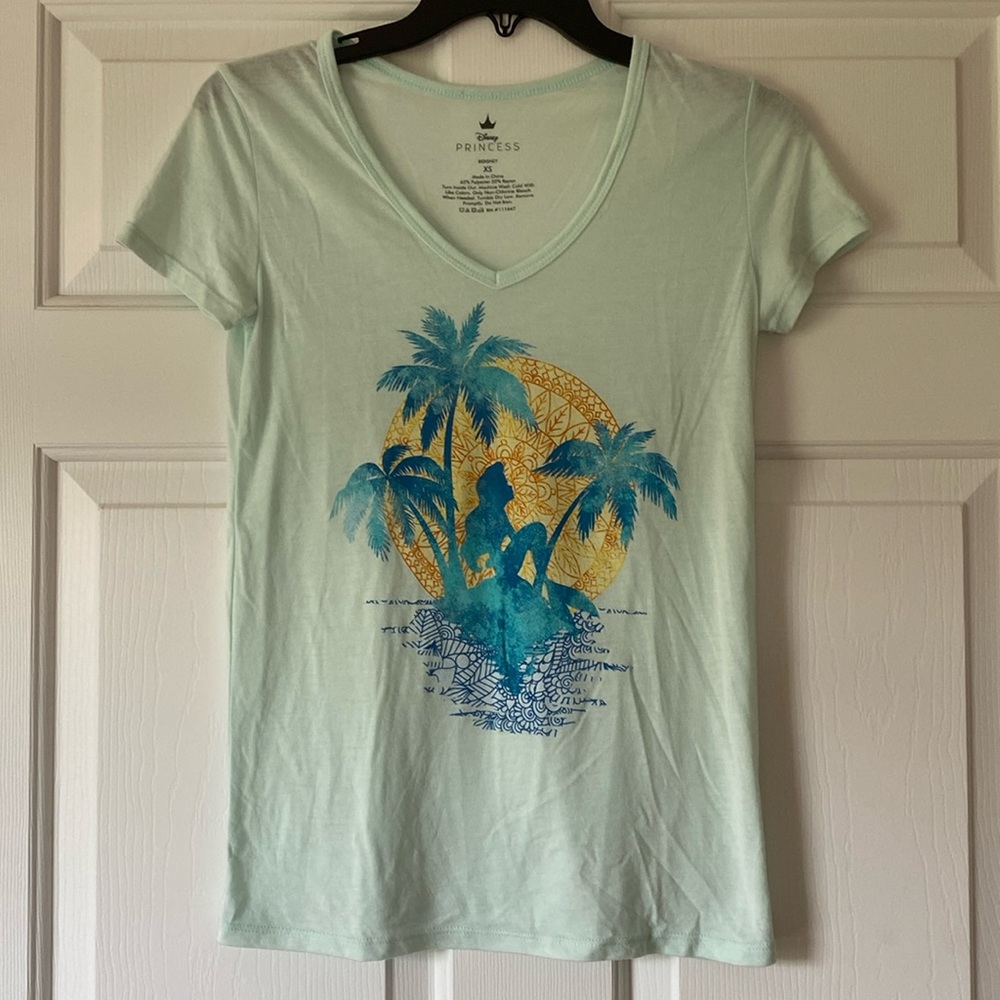 Disney short sleeve shirt, size XS